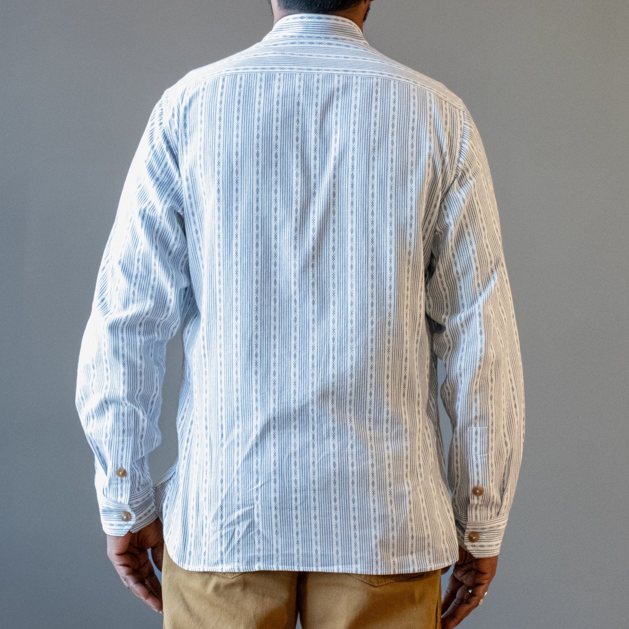 A Piece of Chic Ménilpontant Provencale Shirt Shirt British Parts Lucerne