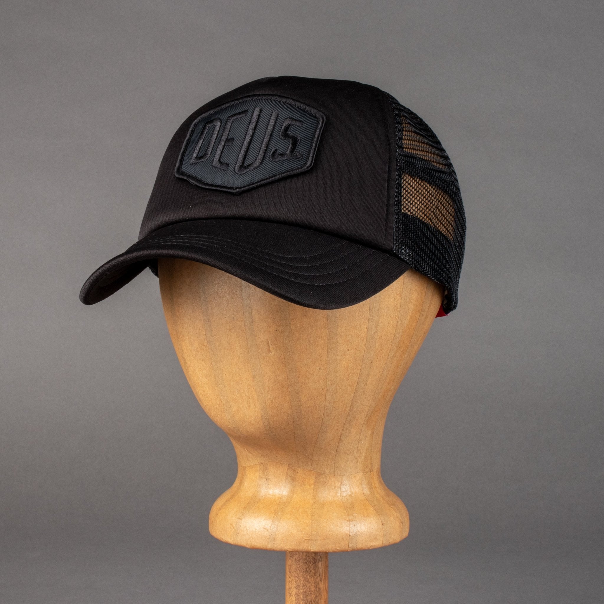 Deus Ex MachinaBaylands Trucker Cap schwarzMützeBritish Parts Luzern