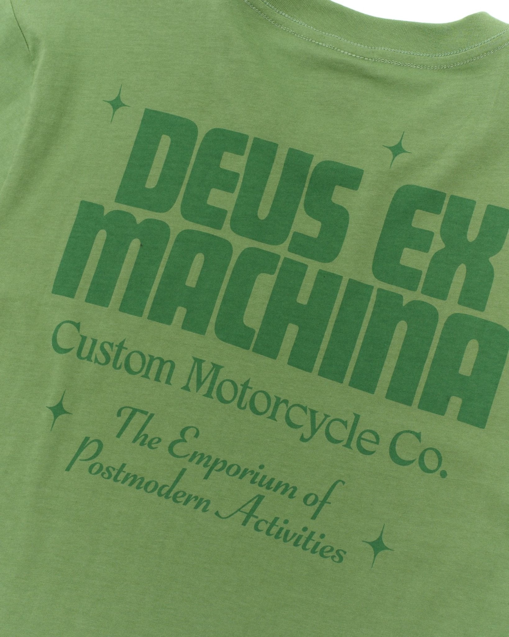 Deus Ex MachinaDrop Down T-Shirt grünT-ShirtBritish Parts Luzern