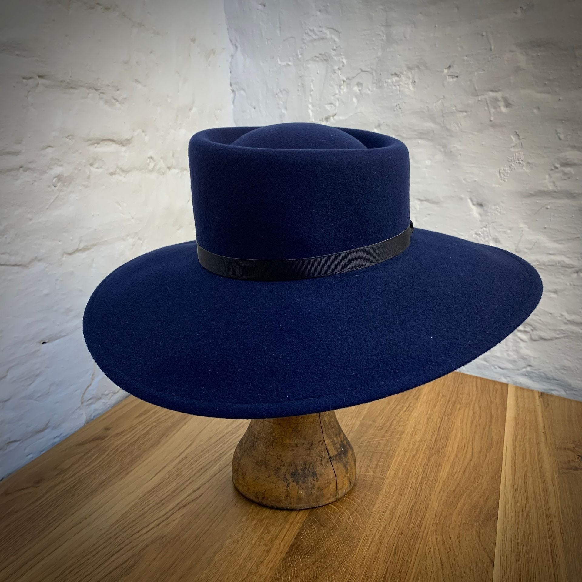 Diefenthal & Sohn1912 Duck Pond TintenblauHutBritish Parts Luzern