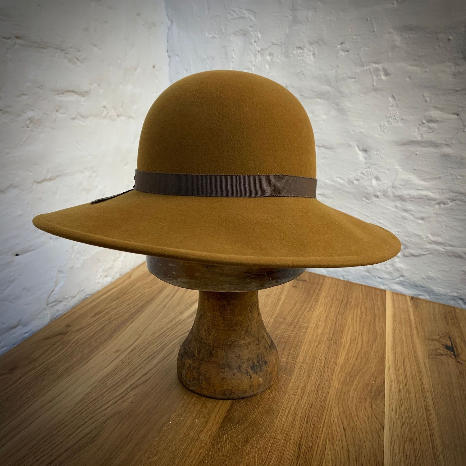 Diefenthal & Sohn1920 Capeline Damenhut CashmereHutBritish Parts Luzern