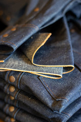 Blaumann JeanshosenSchmales Hemd mit Selvedge SaumHemdBritish Parts Luzern