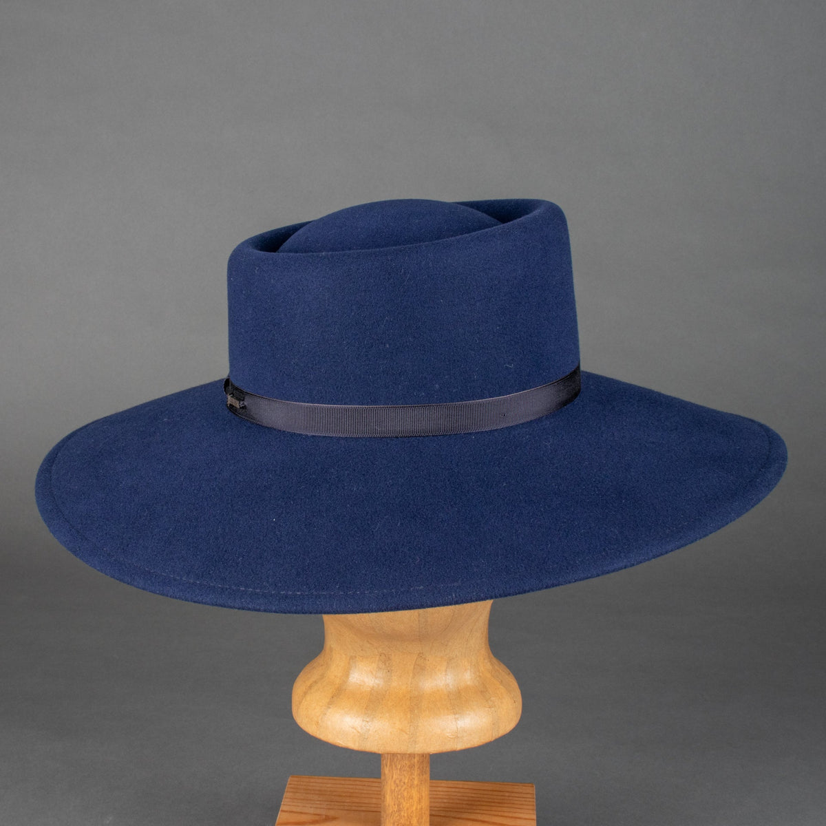 Diefenthal & Sohn1912 Duck Pond TintenblauHutBritish Parts Luzern