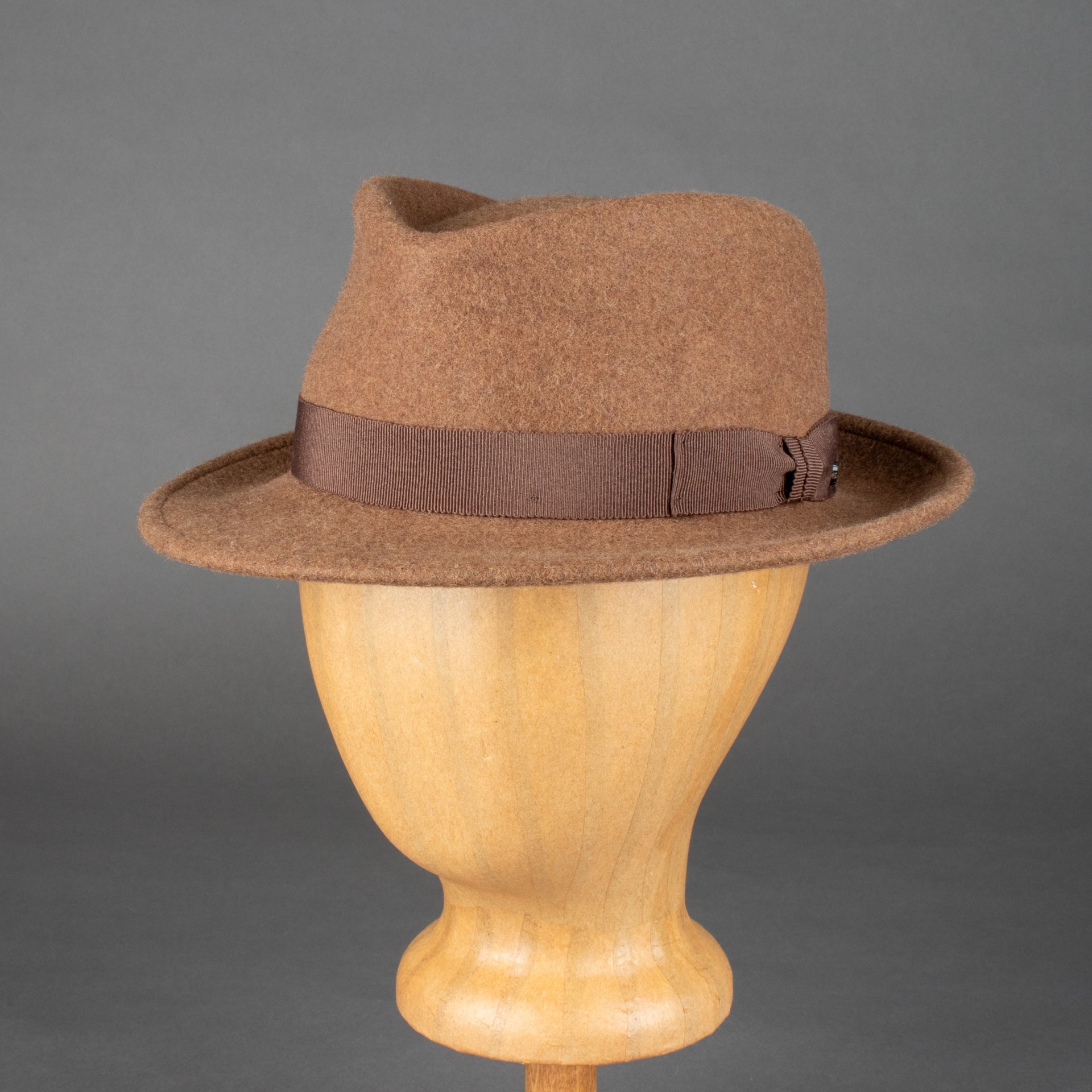 Diefenthal & Sohn1912 Gambler Körnige NussHutBritish Parts Luzern