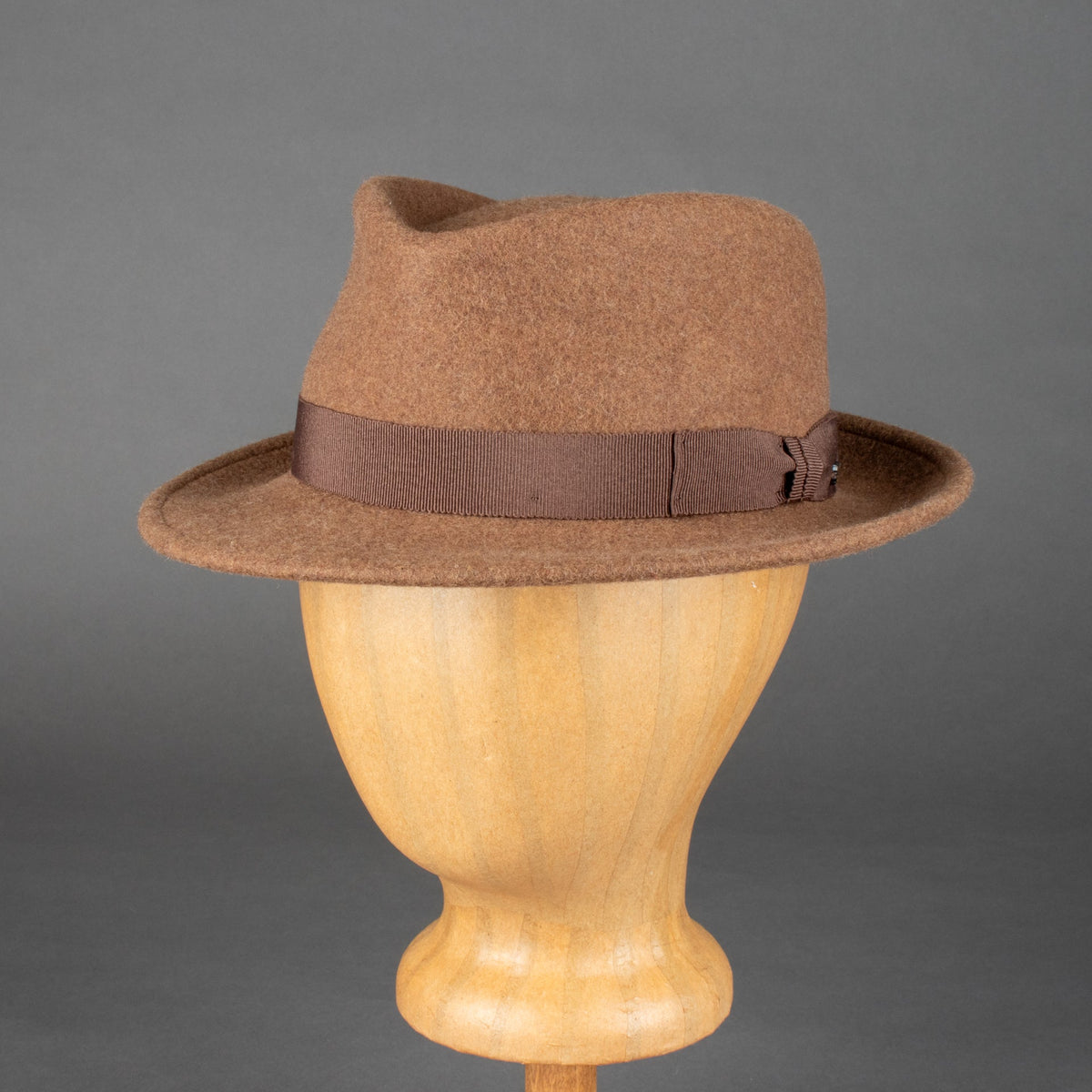 Diefenthal & Sohn1912 Gambler Körnige NussHutBritish Parts Luzern