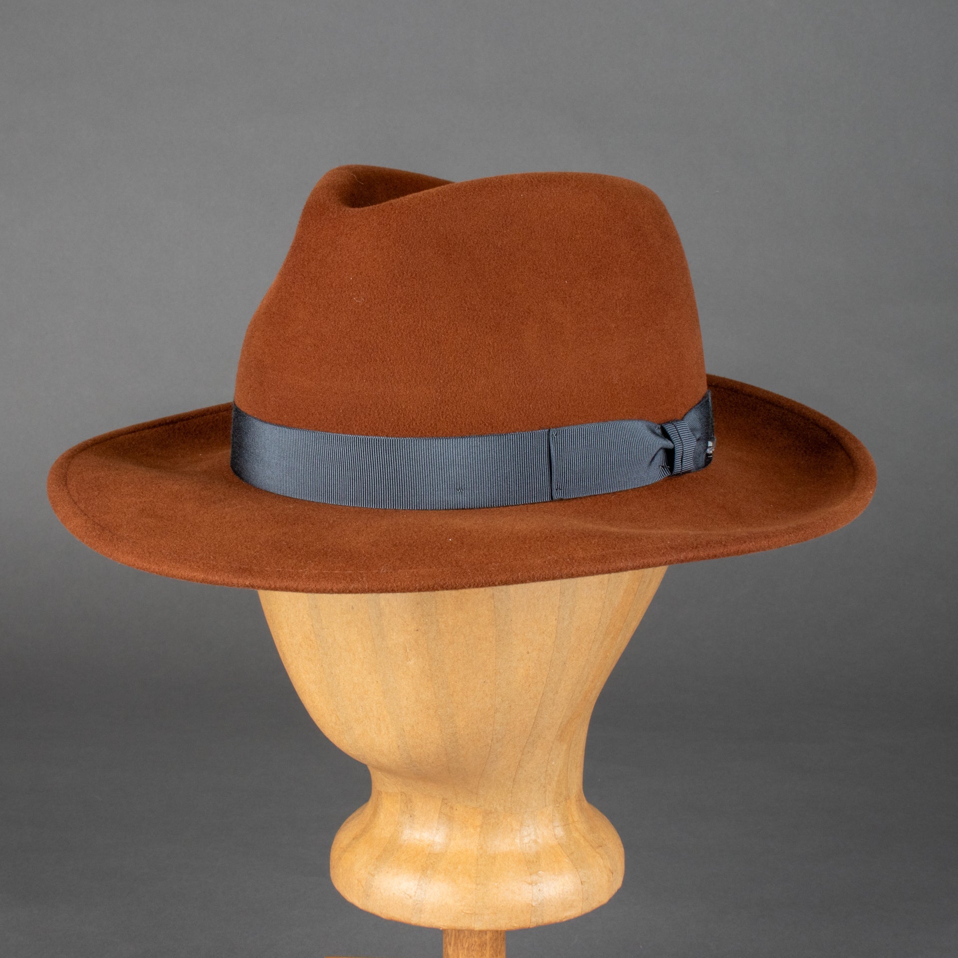 Diefenthal & Sohn1980 Traveller Hut KastanieHutBritish Parts Luzern