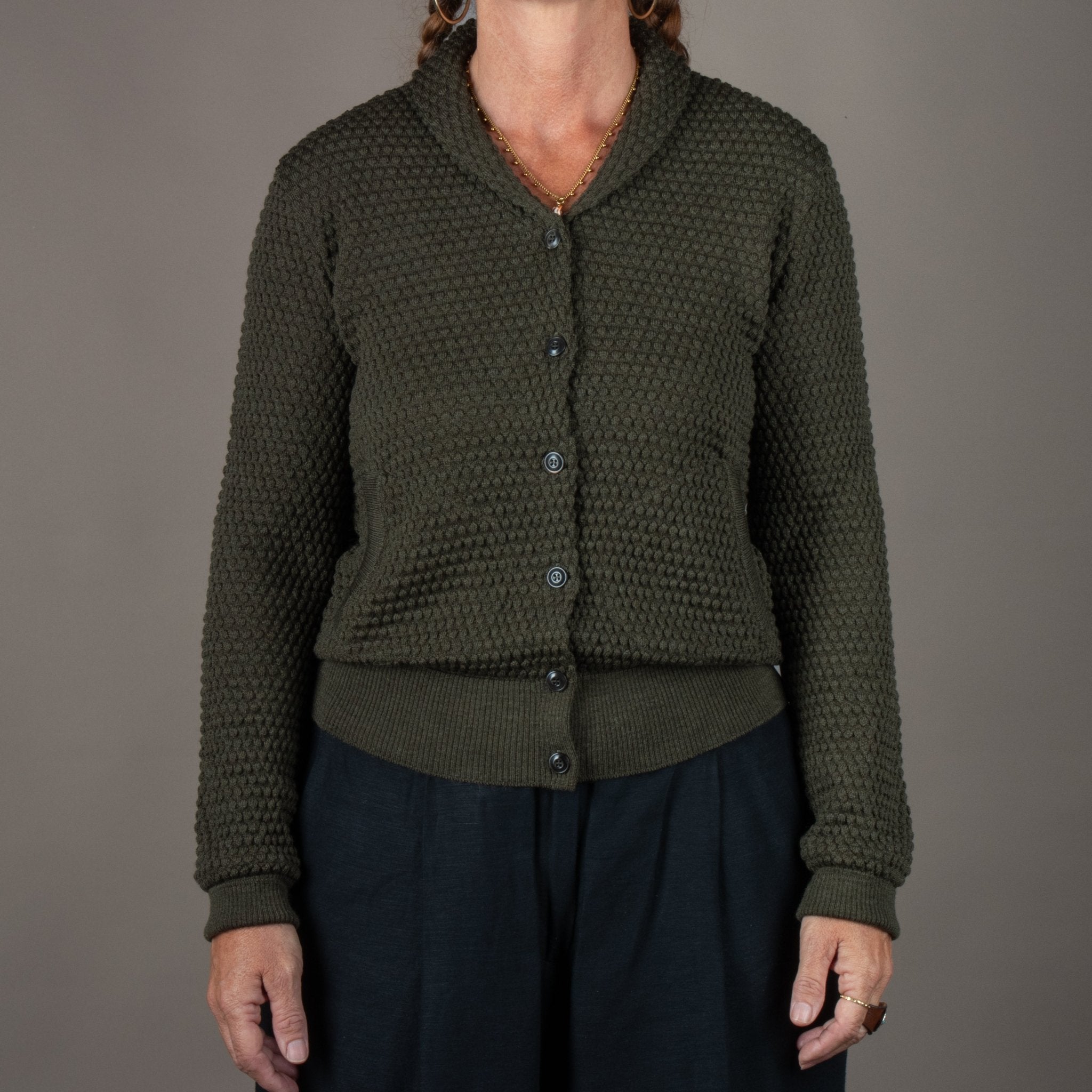 G.R.P.Damen Strickjacke mit Schalkragen GrünStrickjackeBritish Parts Luzern