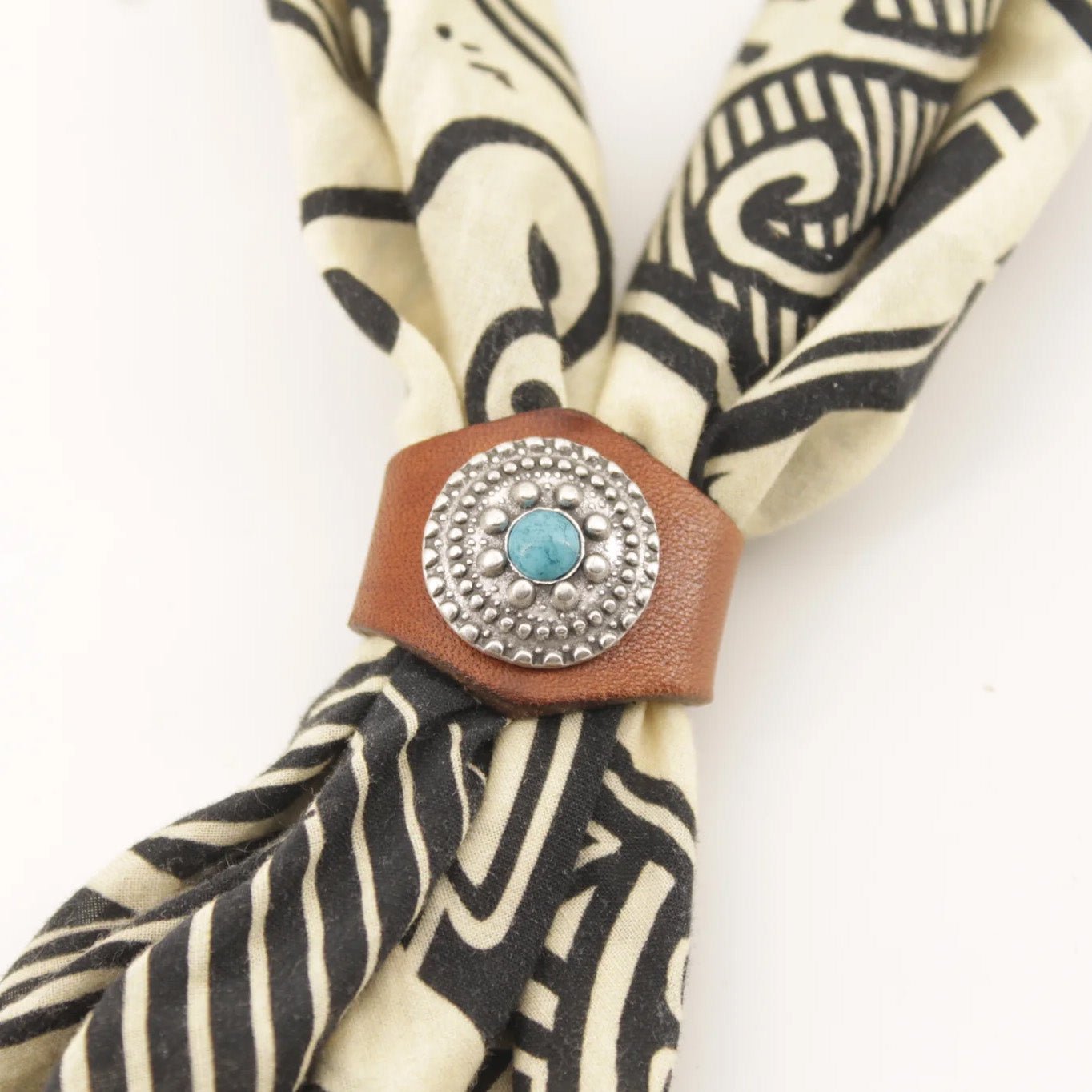 Jean DesselBandana Lederring Saragosa braunHalstuchBritish Parts Luzern