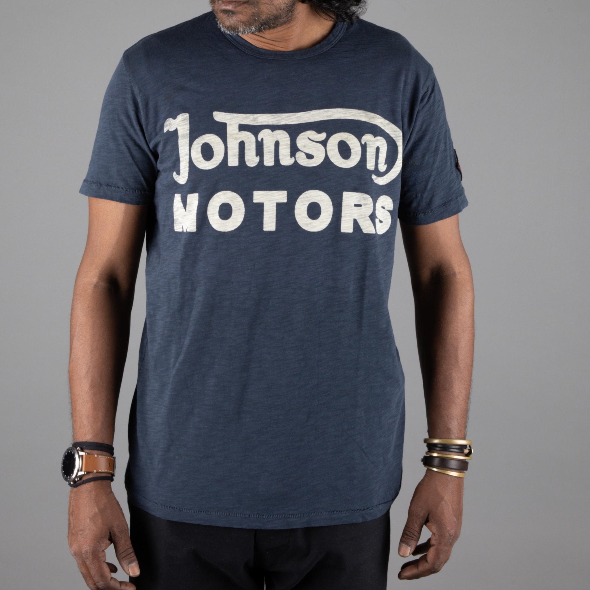 Johnson MotorsClassic 38 T-Shirt in Dead NavyT-ShirtBritish Parts Luzern