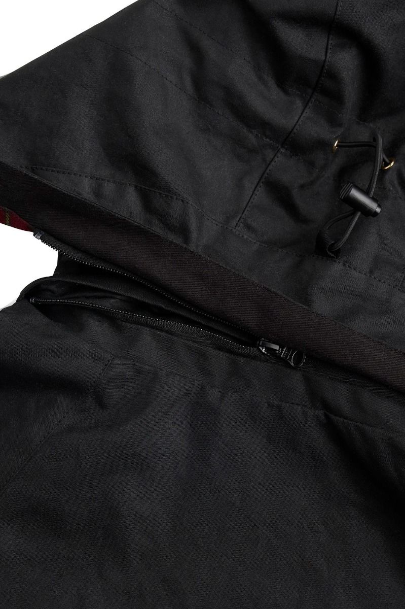 Manifattura CeccarelliTrekking Wachsjacke schwarzJackenBritish Parts Luzern