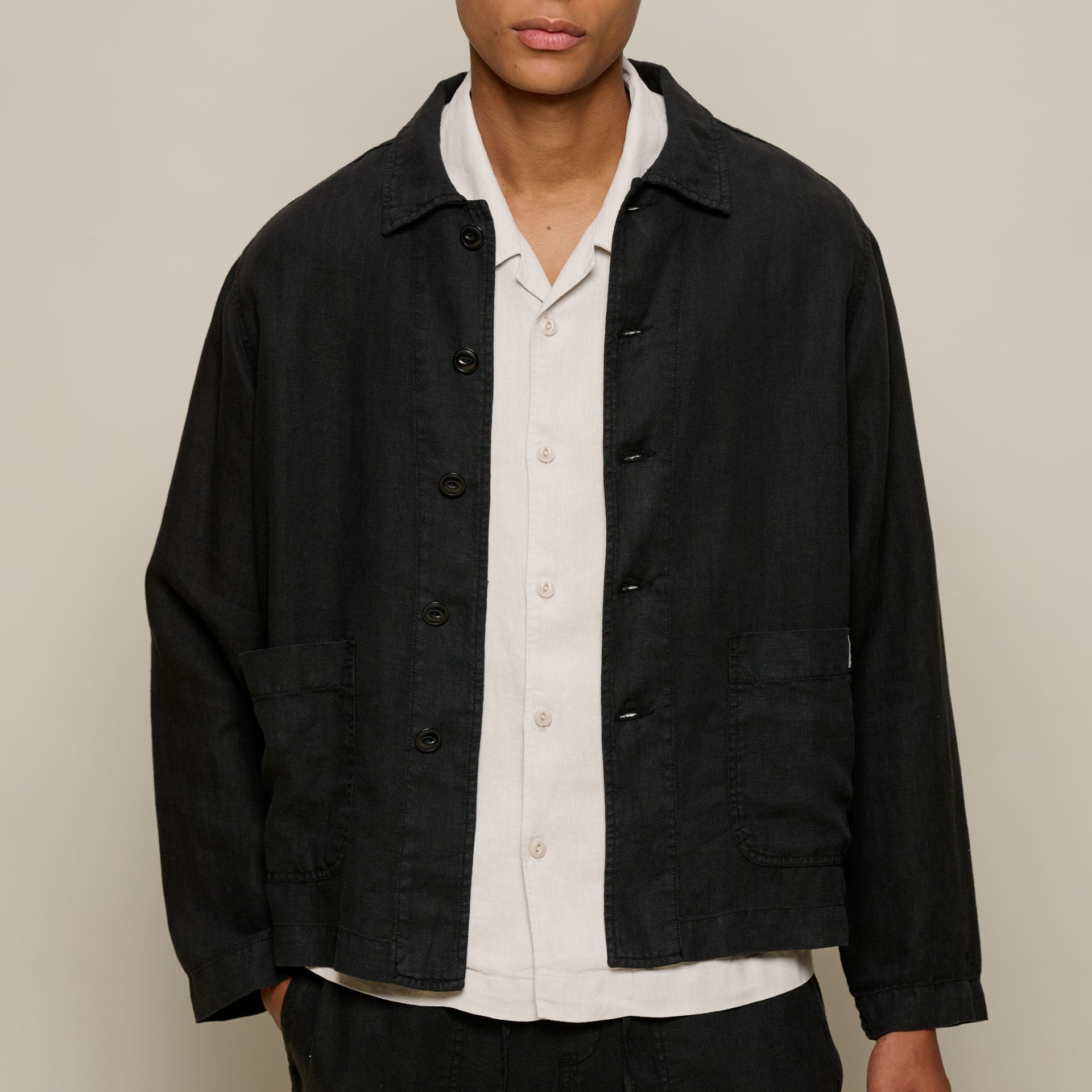 Merz b. SchwanenUnisex Jacke Bio Leinen Cropped Deep BlackJackenBritish Parts Luzern