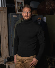 Pike Brothers1923 Turtle Neck Sweater schwarzPulloverBritish Parts Luzern