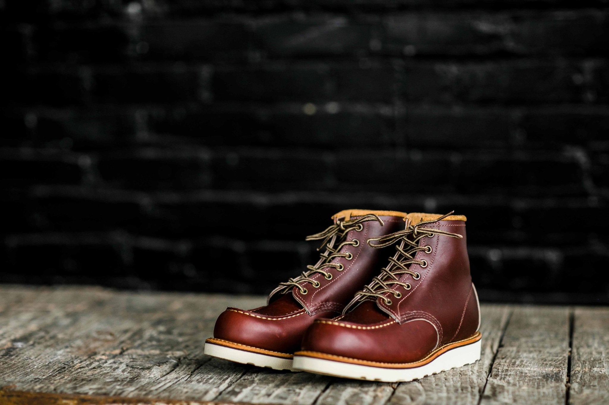 Red Wing ShoesMoc Toe 8856 Oxblood Mesa Leather HerrenschuheSchuheBritish Parts Luzern