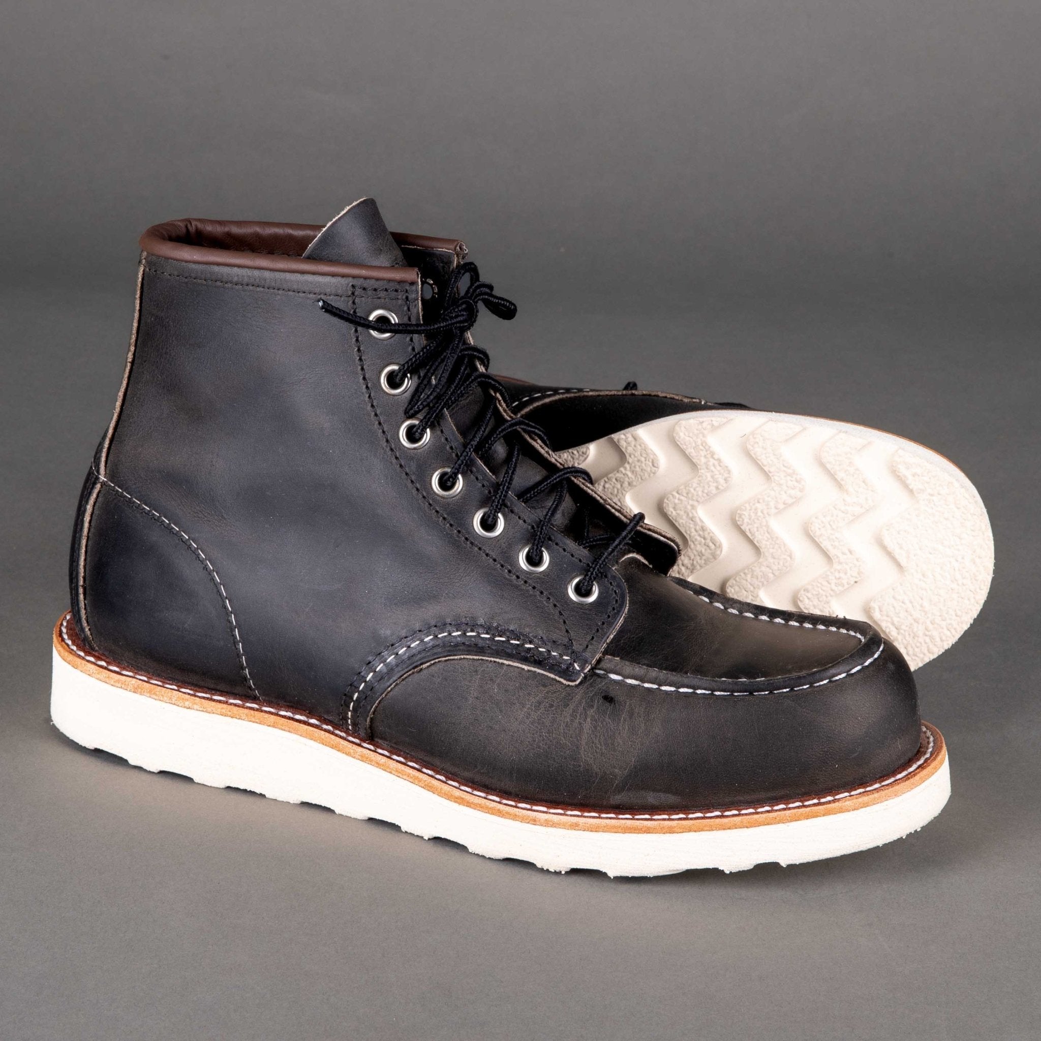 Red Wing ShoesMoc Toe 8890 Charcoal Rough & Tough HerrenschuheSchuheBritish Parts Luzern