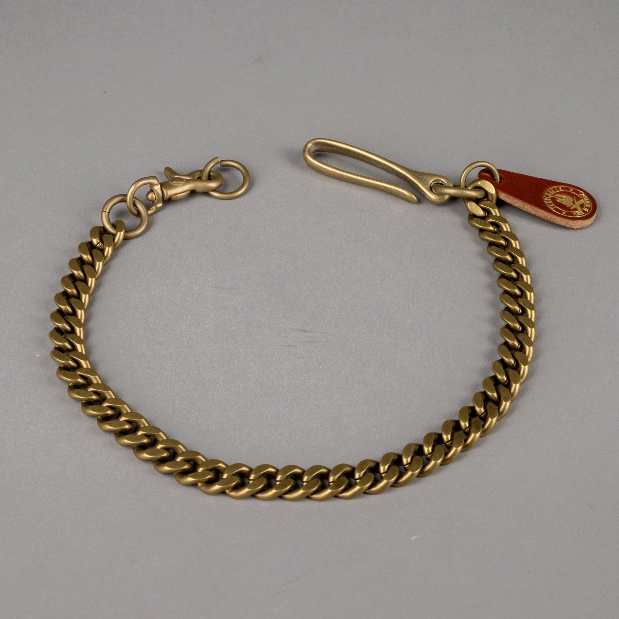 TexucraftsWallet Chain flach mit Fischhaken aus MessingWalletchainBritish Parts Luzern