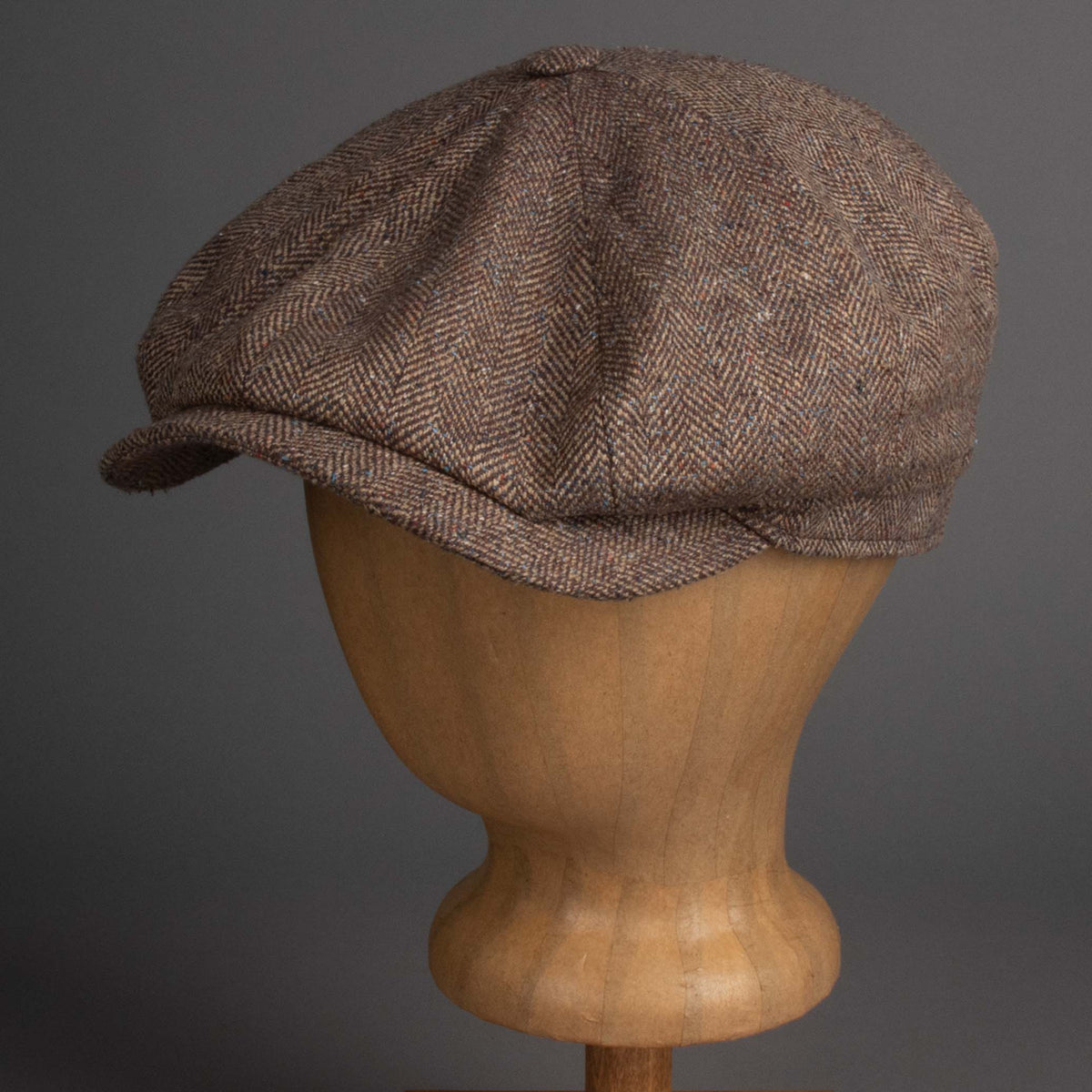 Hatteras Silk flat cap in shades of brown